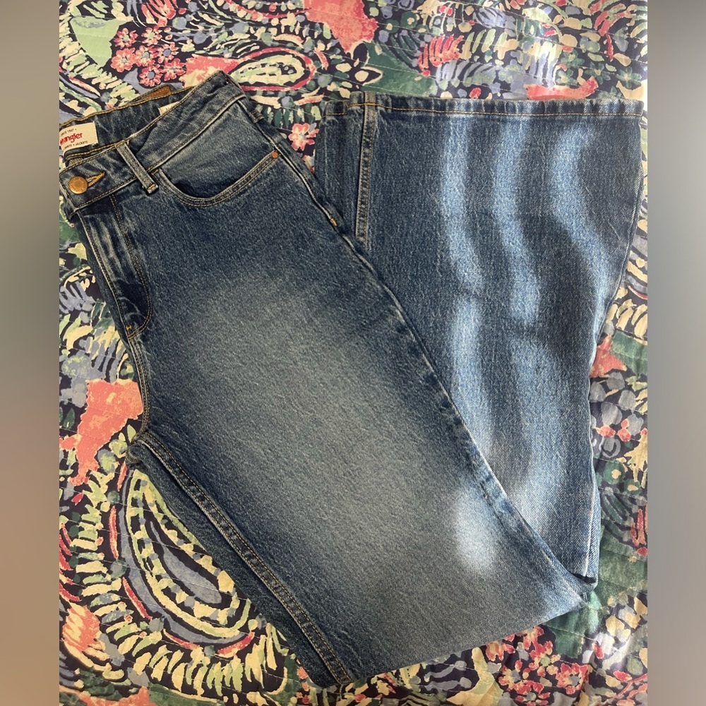 Wrangler Bellbottoms, Worn once, 4/27 x 32
